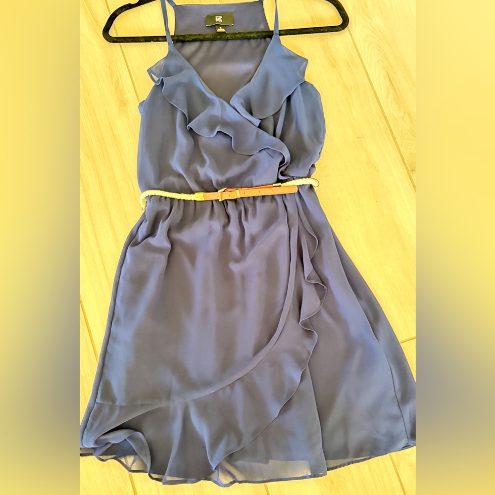 Chic Ruffled Dress with Belt